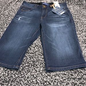 DEMOCRACY Blue Jeans Shorts Bermuda length "Ab Technology" Mold & Hold Stretch